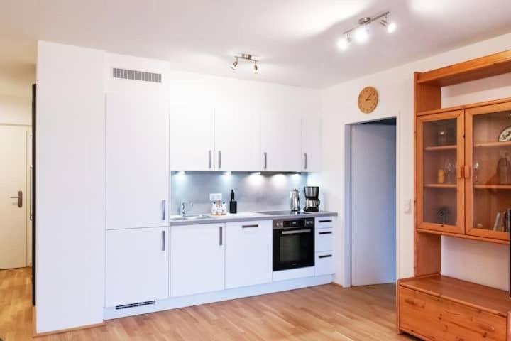 New, Quiet Flat Next To U1, Vic, Shopping Mall,... Vienna Exterior photo