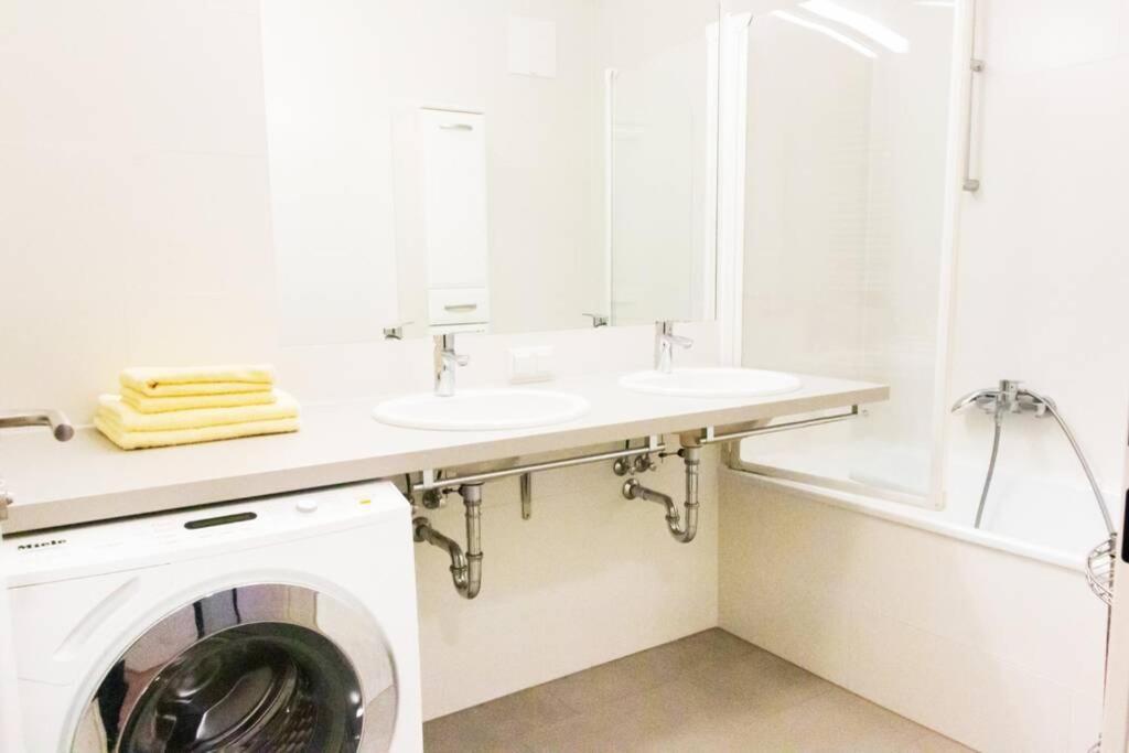 New, Quiet Flat Next To U1, Vic, Shopping Mall,... Vienna Exterior photo